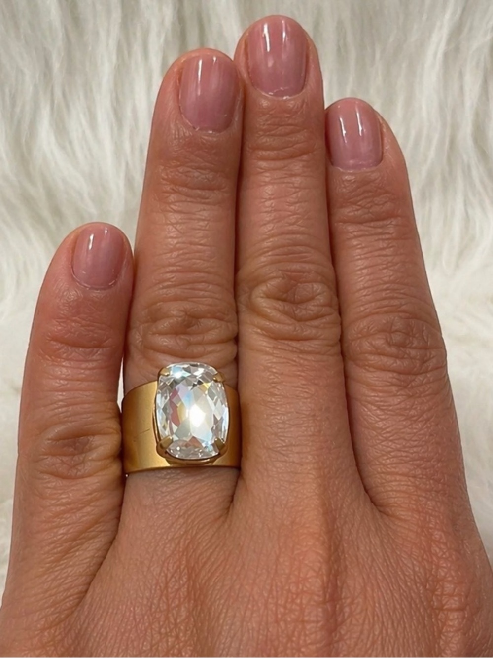 NIQUEA.D Polished Quartz Open Cigar Ring